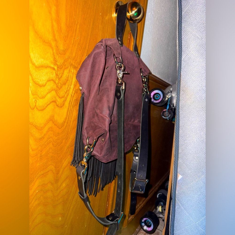 Birdtrouble 100% leather Mini Melissa purple&black pebbled bison fringe backpack - Picture 9 of 12